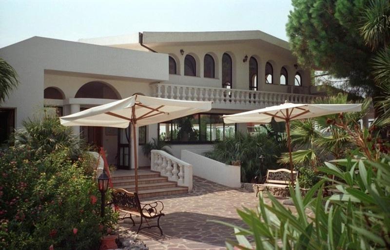 Villaggio Pineta Petto Bianco Capo Vaticano Exterior photo