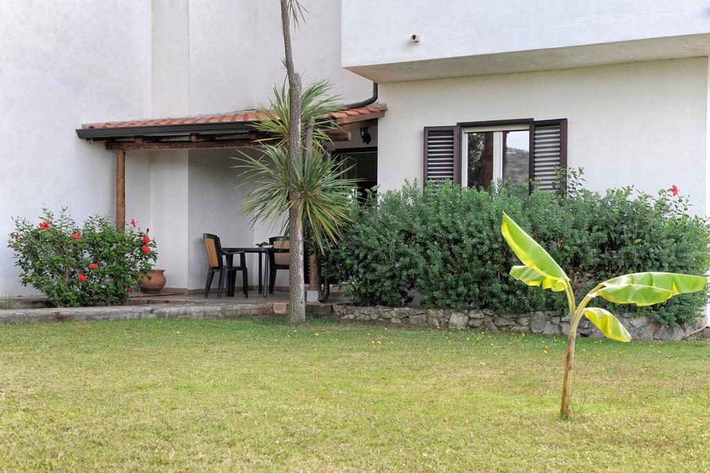 Villaggio Pineta Petto Bianco Capo Vaticano Room photo