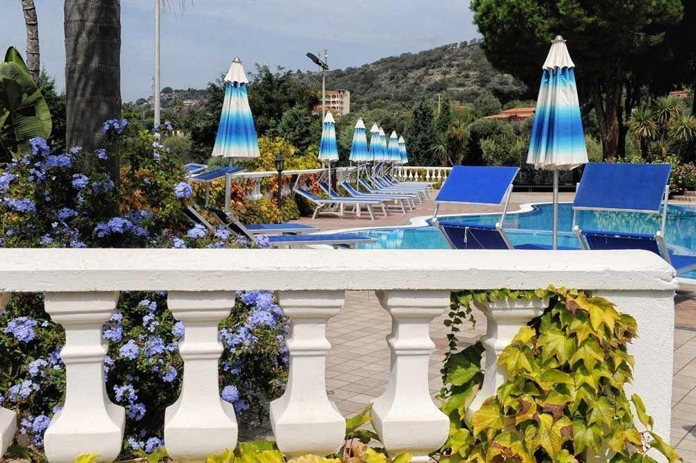 Villaggio Pineta Petto Bianco Capo Vaticano Exterior photo