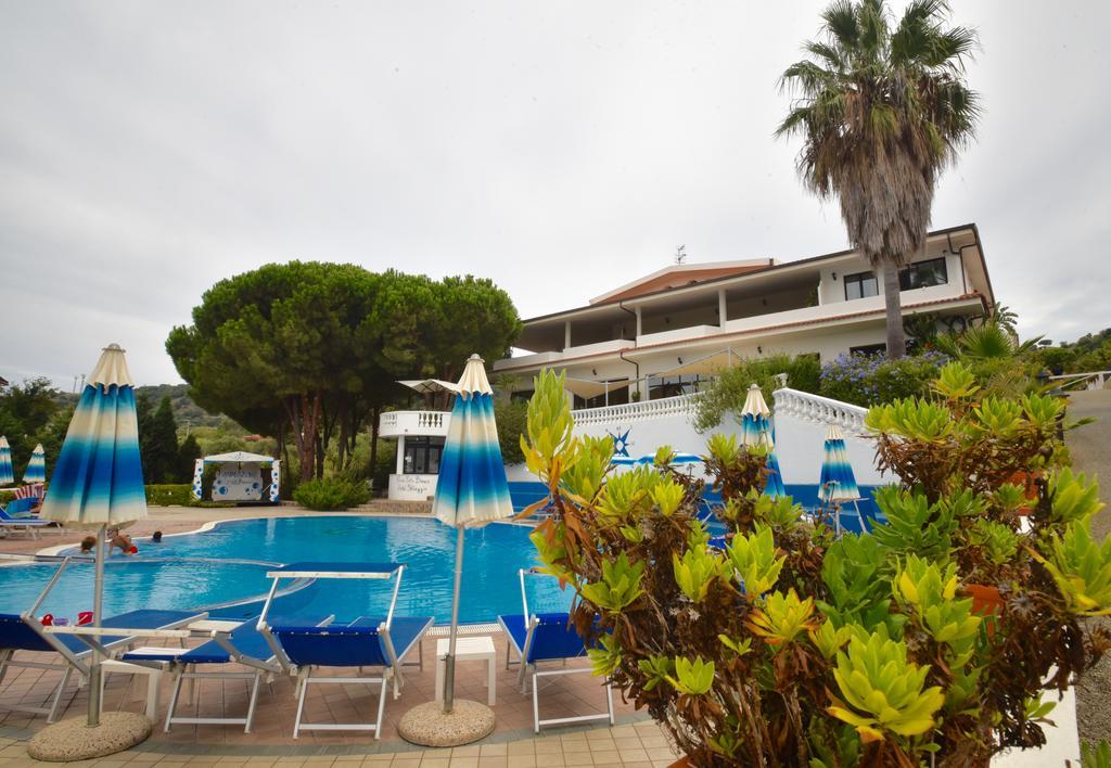 Villaggio Pineta Petto Bianco Capo Vaticano Exterior photo