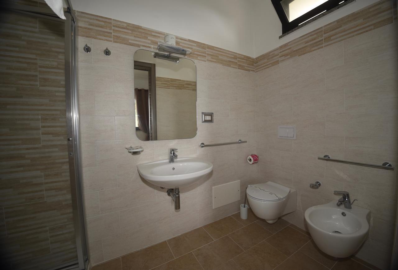 Villaggio Pineta Petto Bianco Capo Vaticano Room photo