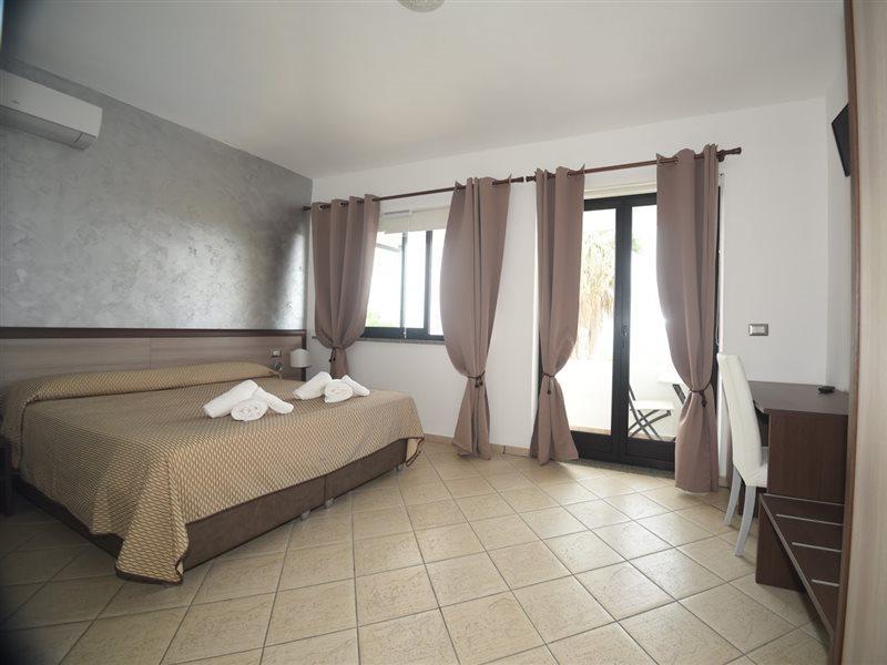 Villaggio Pineta Petto Bianco Capo Vaticano Exterior photo